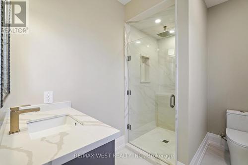 29 W Dykie Court, Bradford West Gwillimbury, ON - Indoor Photo Showing Bathroom