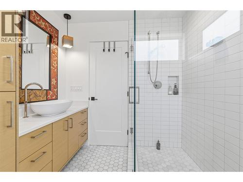 7305 Old Stamp Mill Road, Vernon, BC - Indoor Photo Showing Bathroom