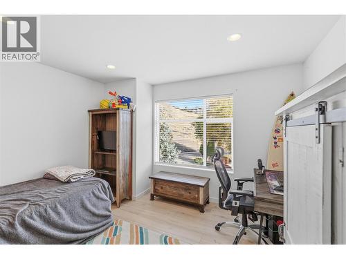 7305 Old Stamp Mill Road, Vernon, BC - Indoor Photo Showing Bedroom