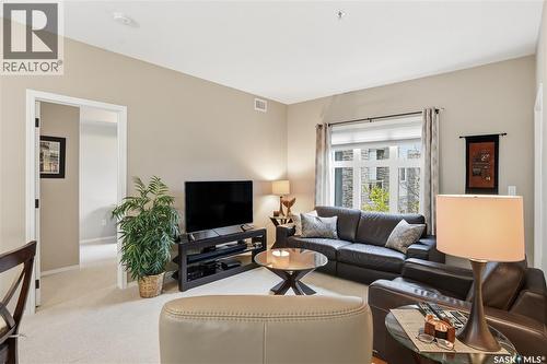 201 1220 Blackfoot Drive, Regina, SK - Indoor Photo Showing Living Room