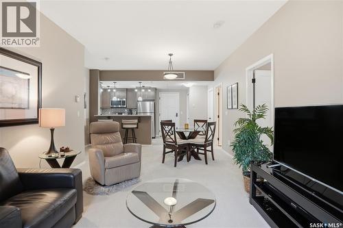 201 1220 Blackfoot Drive, Regina, SK - Indoor Photo Showing Living Room