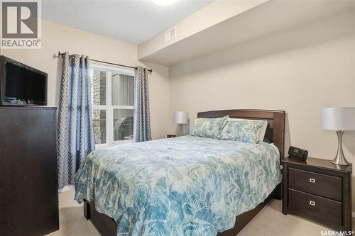 201 1220 Blackfoot Drive, Regina, SK - Indoor Photo Showing Bedroom