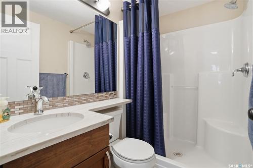 201 1220 Blackfoot Drive, Regina, SK - Indoor Photo Showing Bathroom
