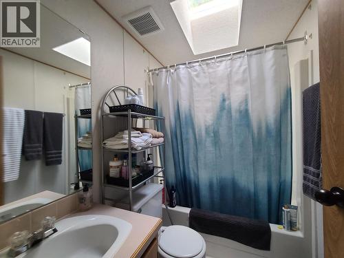 1070 4Th Avenue, Valemount, BC - Indoor Photo Showing Bathroom