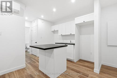 D - 324 Frontenac Street, Ottawa, ON - Indoor Photo Showing Kitchen