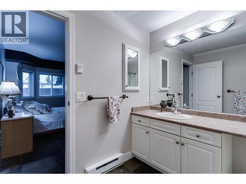 2300 Benvoulin Road Unit# 103, Kelowna, BC - Indoor Photo Showing Bathroom