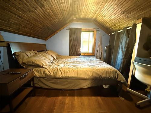 205 Otis Street, Kimberley, BC - Indoor Photo Showing Bedroom