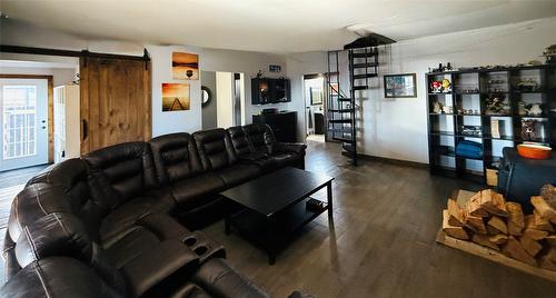 205 Otis Street, Kimberley, BC - Indoor Photo Showing Living Room
