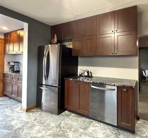 205 Otis Street, Kimberley, BC - Indoor Photo Showing Kitchen
