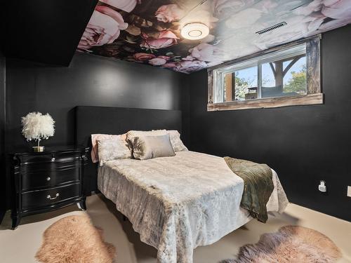 858 Douglas Road, West Kelowna, BC - Indoor Photo Showing Bedroom