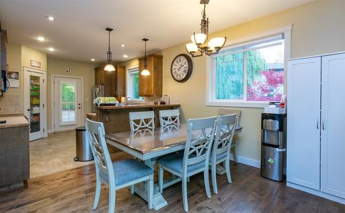 36-1581 20 Street, Salmon Arm, BC - Indoor Photo Showing Dining Room