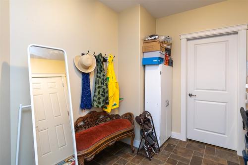 36-1581 20 Street, Salmon Arm, BC - Indoor Photo Showing Other Room