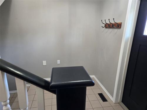 1305A 2Nd Avenue, Cranbrook, BC - Indoor Photo Showing Other Room