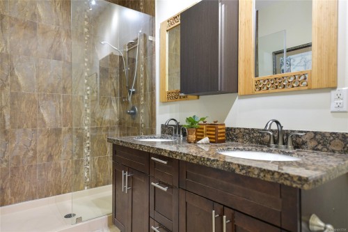 356 East West Rd, Mayne Island, BC 