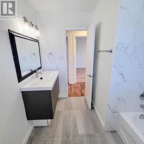 Upper - 34 Mcconkey Place, Barrie, ON - Indoor Photo Showing Bathroom