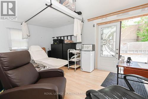 37 Dundas Street W, Mississauga, ON 