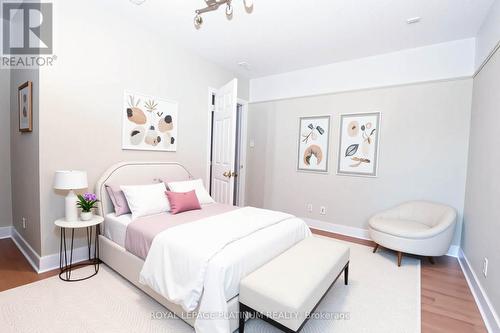 37 Dundas Street W, Mississauga, ON 