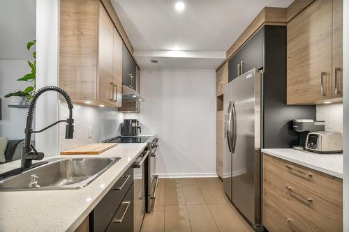 Kitchen - 9480 Rue Rousseau, Montréal (Mercier/Hochelaga-Maisonneuve), QC - Indoor Photo Showing Kitchen