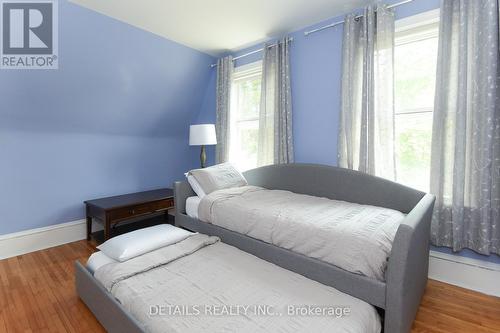 19 Gould Street, Ottawa, ON - Indoor Photo Showing Bedroom