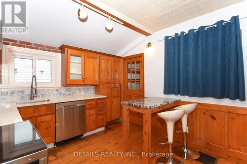 19 Gould Street, Ottawa, ON - Indoor Photo Showing Kitchen