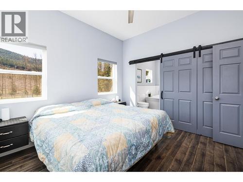 1087 Bear Brook Road, Creston, BC - Indoor Photo Showing Bedroom