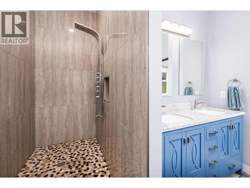 1087 Bear Brook Road, Creston, BC - Indoor Photo Showing Bathroom