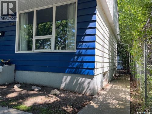 3267 Athol Street, Regina, SK - Outdoor