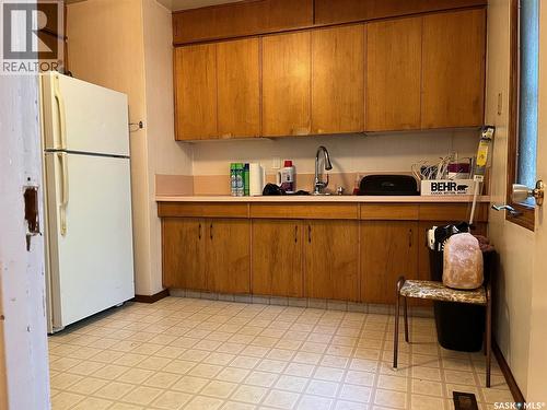 3267 Athol Street, Regina, SK - Indoor Photo Showing Kitchen
