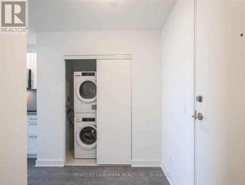 681 Yong Street, Barrie, ON - Indoor Photo Showing Laundry Room