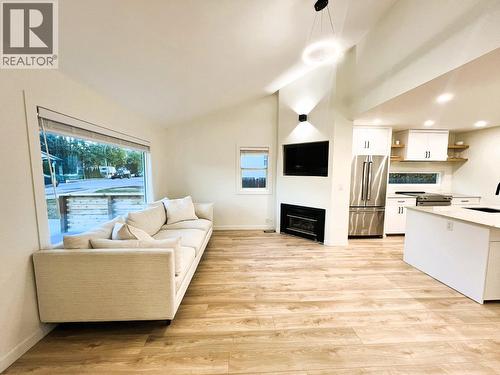 Living Room - Main House - 2174 Richter Avenue, Kelowna, BC - Indoor