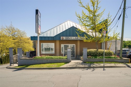 495 Dupplin Rd, Saanich, BC 