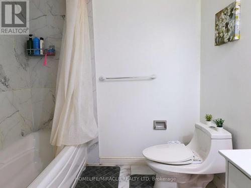 3 Caprice Court, Kitchener, ON - Indoor Photo Showing Bathroom