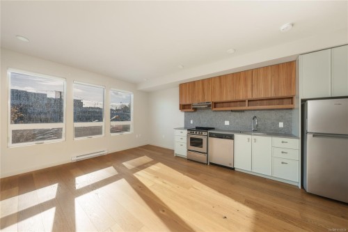 210-629 Speed Ave, Victoria, BC - Indoor Photo Showing Kitchen With Stainless Steel Kitchen
