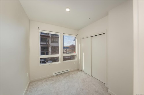 212-629 Speed Ave, Victoria, BC - Indoor Photo Showing Other Room
