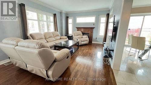 Main And Upper - 881 Knotty Pine Grove, Mississauga, ON - Indoor Photo Showing Living Room