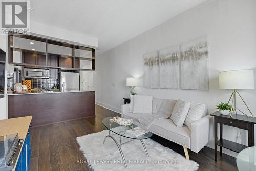 1808 - 100 Harrison Garden Boulevard, Toronto, ON - Indoor Photo Showing Living Room