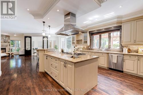106 Appleby Place, Burlington, ON - Indoor Photo Showing Kitchen With Upgraded Kitchen