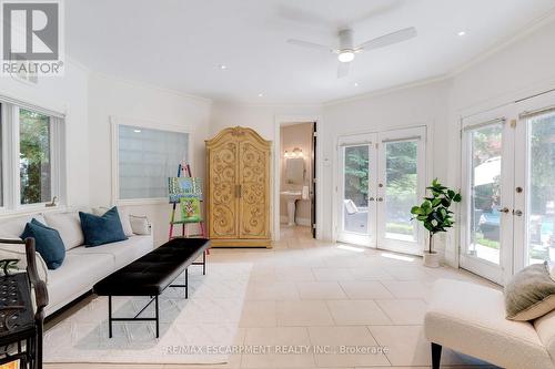 106 Appleby Place, Burlington, ON - Indoor Photo Showing Living Room