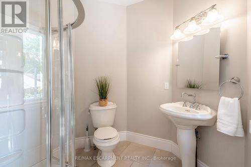 106 Appleby Place, Burlington, ON - Indoor Photo Showing Bathroom