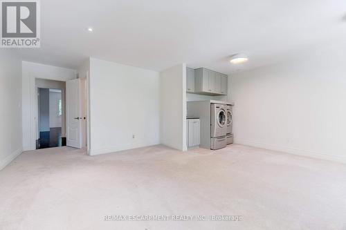 106 Appleby Place, Burlington, ON - Indoor Photo Showing Laundry Room