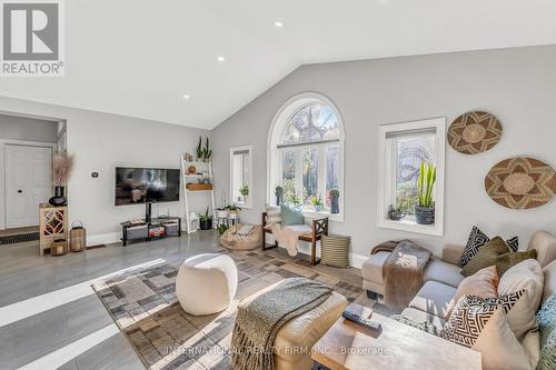 Family Room - 1049 Indian Road, Mississauga, ON - Indoor Photo Showing Living Room