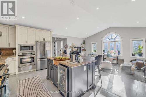 Kitchen - 1049 Indian Road, Mississauga, ON - Indoor Photo Showing Kitchen With Upgraded Kitchen