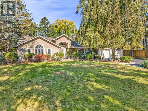 Front lawn area good distance from roadway - 1049 Indian Road, Mississauga, ON - Outdoor