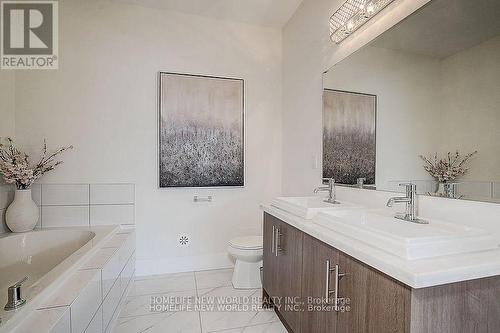 25 Sydney Circle, Vaughan, ON - Indoor Photo Showing Bathroom
