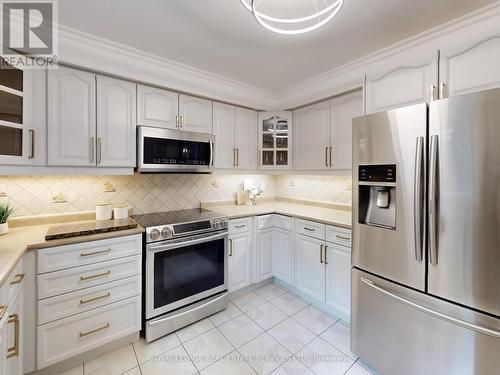 258 Westmount Boulevard, Vaughan, ON - Indoor Photo Showing Kitchen With Upgraded Kitchen
