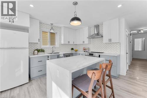 19 Moote Street, St. Catharines, ON - Indoor Photo Showing Kitchen With Upgraded Kitchen
