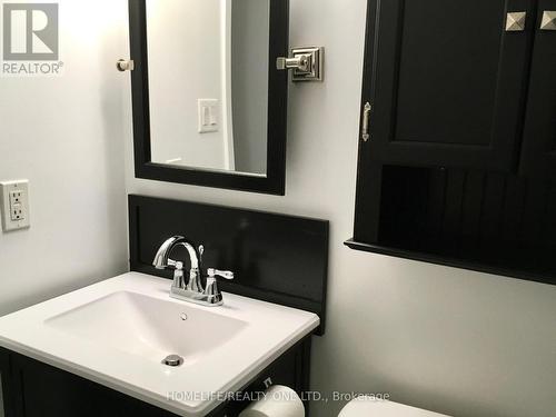 77 Tecumseth Street, Toronto, ON - Indoor Photo Showing Bathroom