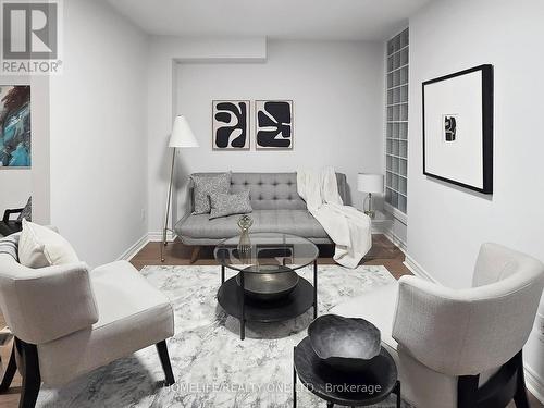 77 Tecumseth Street, Toronto, ON - Indoor Photo Showing Living Room