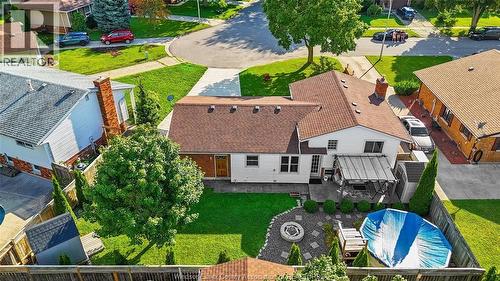 100 Argyle Crescent, Chatham, ON - Outdoor With Above Ground Pool