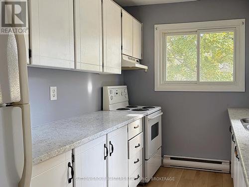 301 - 1000 Pembridge Crescent, Kingston (North Of Taylor-Kidd Blvd), ON - Indoor Photo Showing Kitchen